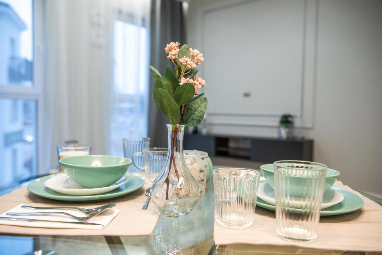 Apartment Targowa Bright By Sofija