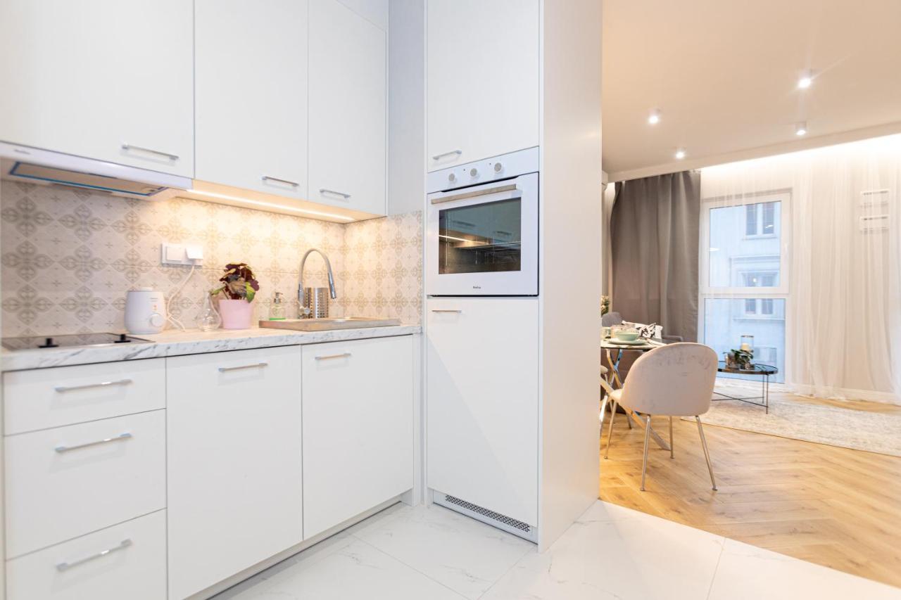 Apartment Targowa Bright By Sofija Warsaw